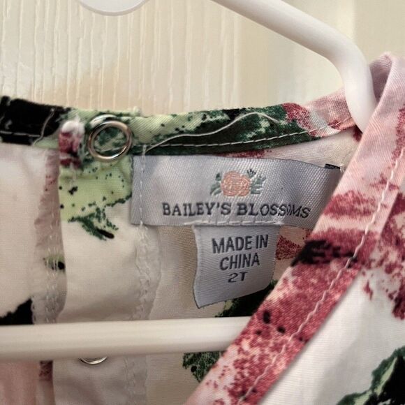 Bailey's Blossoms Floral Romper Long Sleeve Shorty Pockets Girls Size 2T - Picture 7 of 13